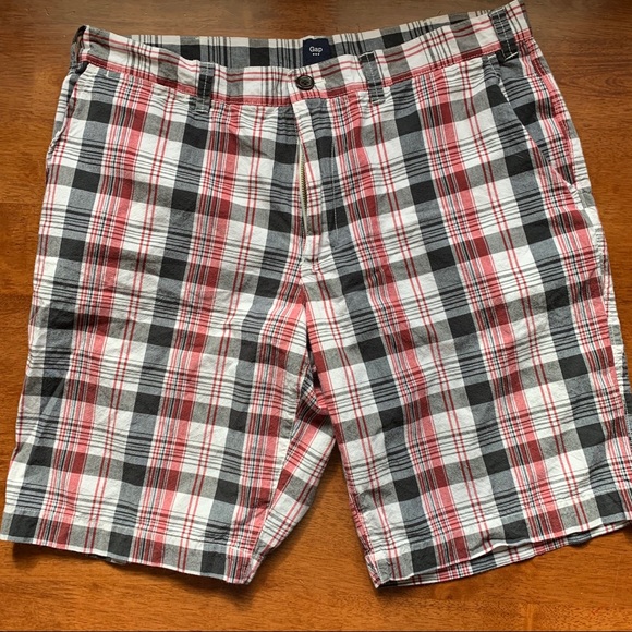 GAP Other - Men’s Gap plaid shorts